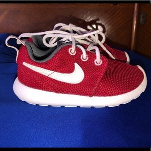 SOlD!!! Toddler Nike Roshe
